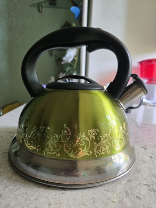 Продам чайник 3 литра