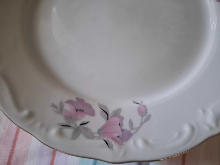 Ретро чинии в бароков стил