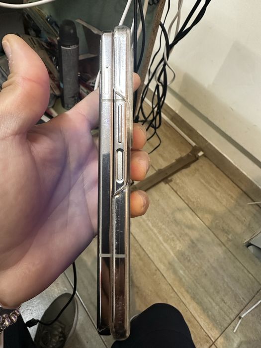 Fold 4 arata impecabil funcitoneaza perfect!