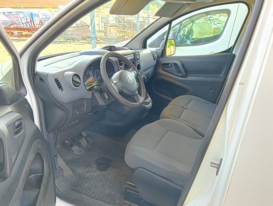 Citroen Berlingo 1.6HDi 75кс 2012г / 2+1 места / товарен