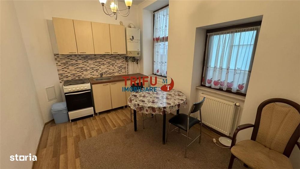 Apartament spatios cu 2 camere in vila, zona Centru, pretabil locuinta