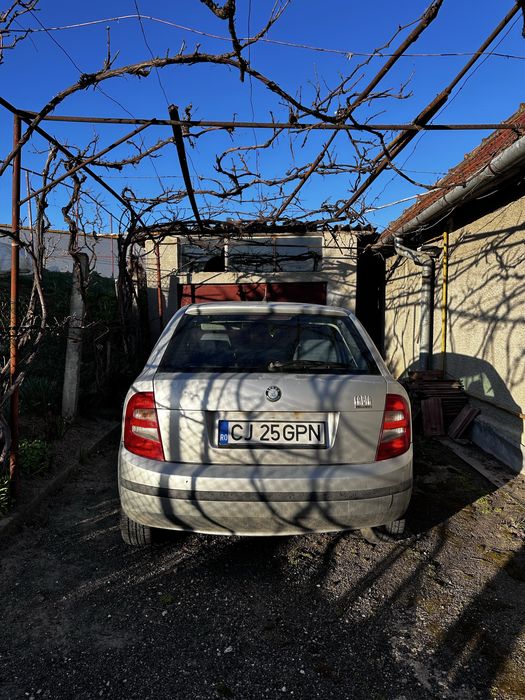 Skoda Fabia Gri .