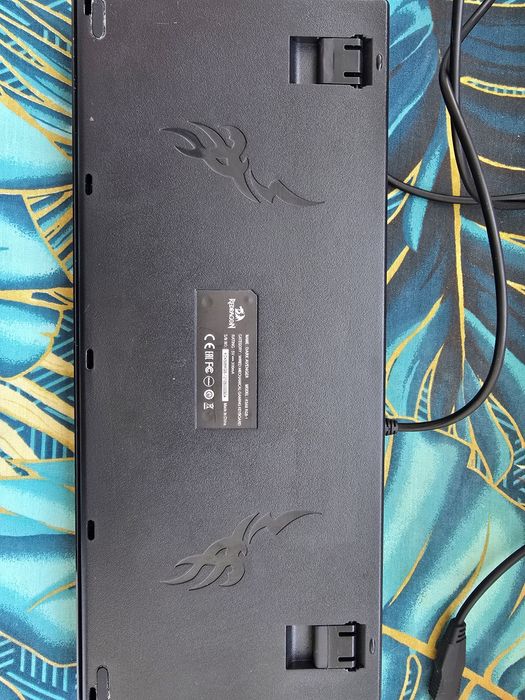 Продам клавиатуру Redragon