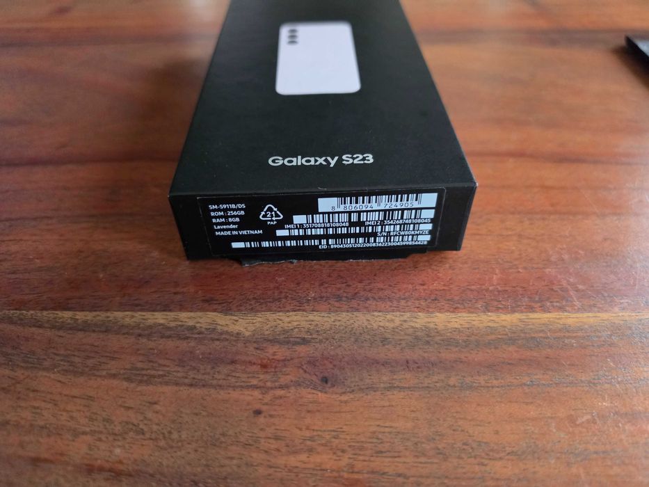 Samsung Galaxy S23 256GB цвят лавандула в перфектно състояние