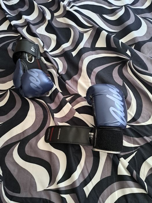 Manusi de box sau kikbox