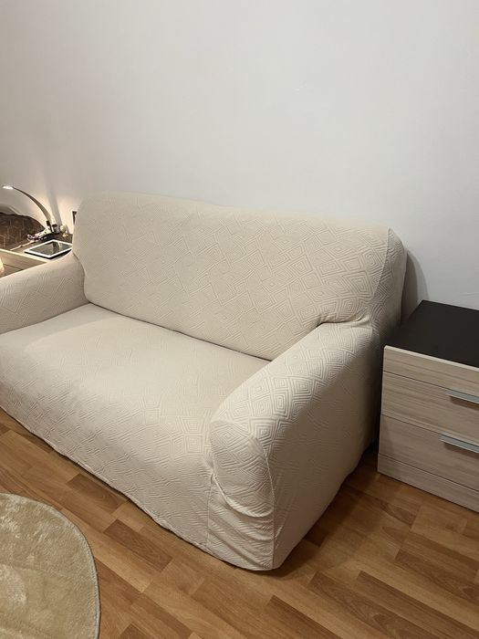 Двуместен диван със свалящи се калъфи