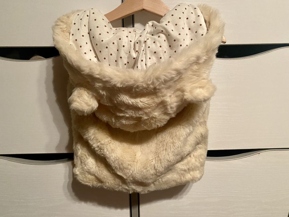 Vesta blana artificiala marime 18/24 luni