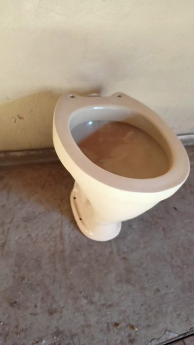 Продам  унитаз новый 10000