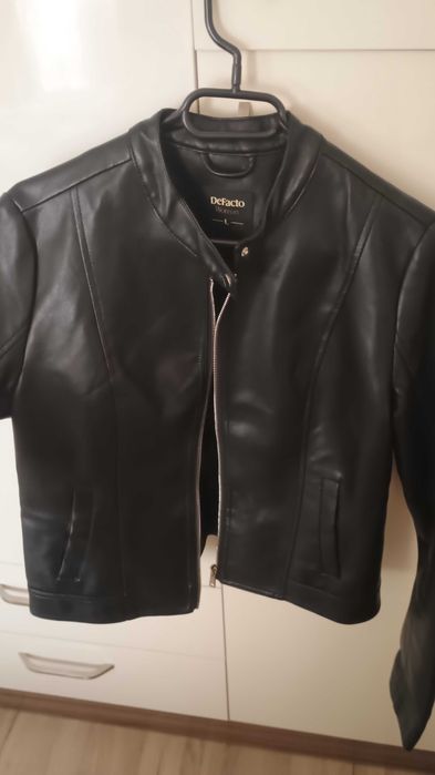 Дамско кожено яке ново