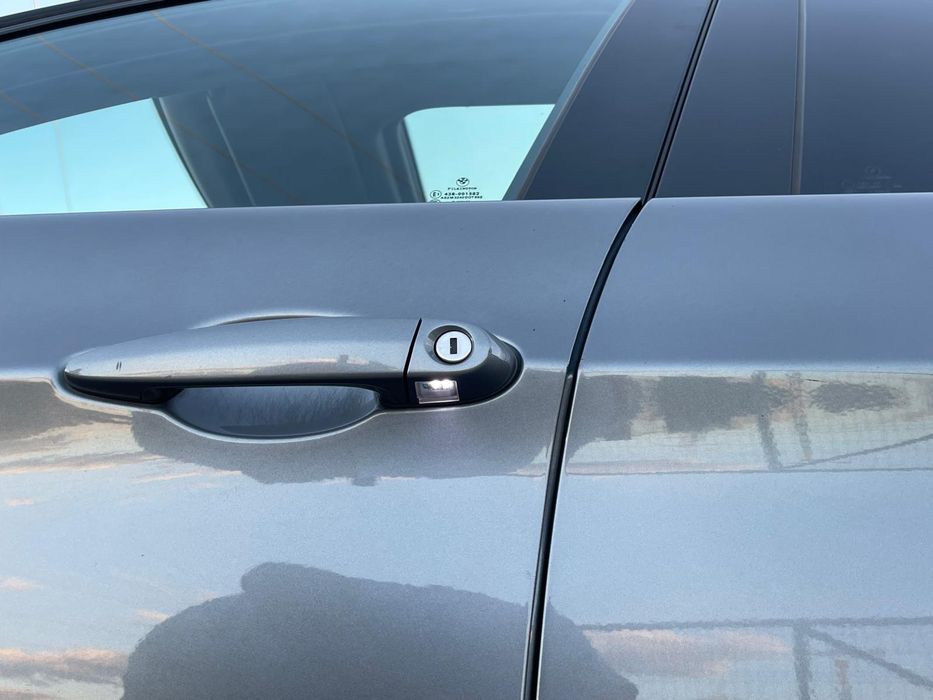 BMW E90 lci Facelift .An 2012. Motor 2.0 d 184 cp  filtru activ. 290 mi km reali. Cutie automata.