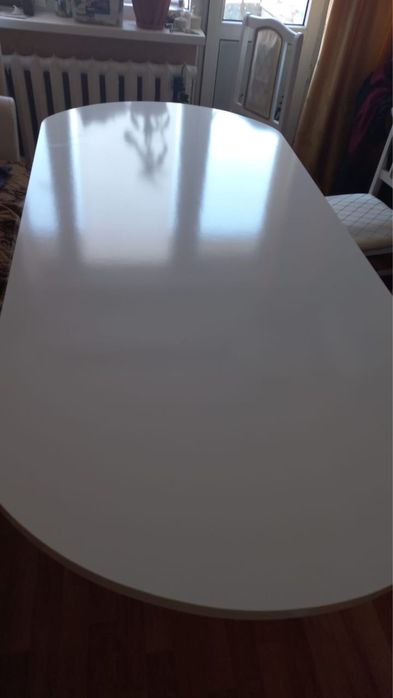 Продаётся новый обеденный стол, состояние отличное, размер 2,0×1,10 см