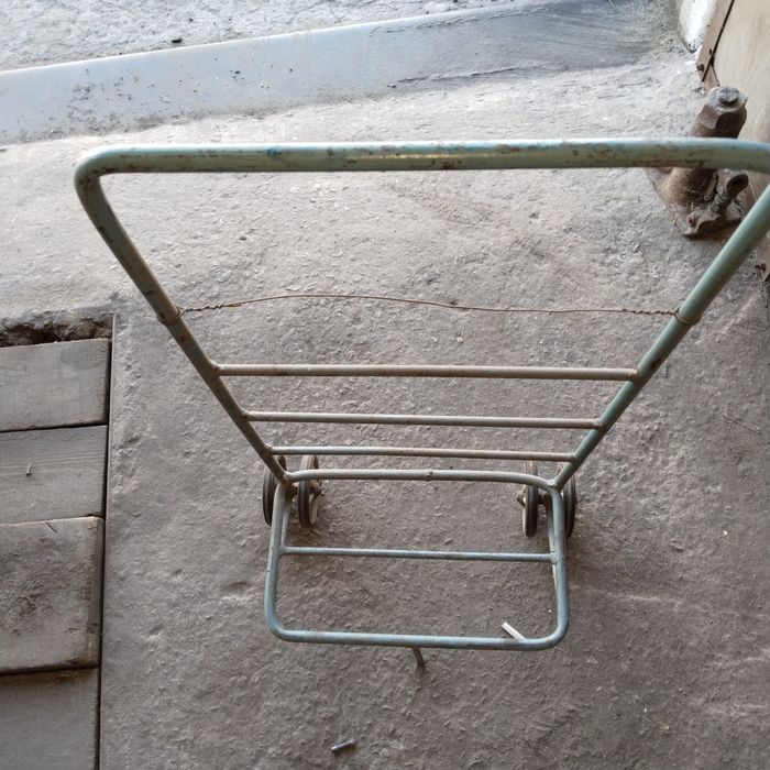 Продам хозяйственную тележку