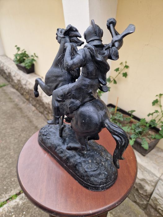 Страхотна антикварна английска метална фигура статуетка