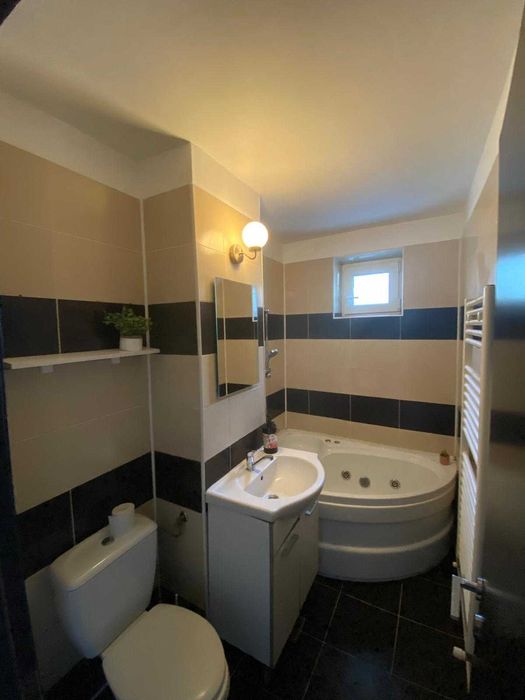 Ofer spre închiriere apartament cu 3 camere in Suceava
