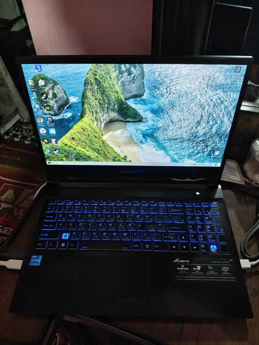 Gigabayte G5 i5-11 Gen 16/512 ssd m2