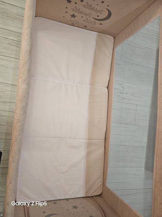 Продавам детска сгъваема кошара Loreli