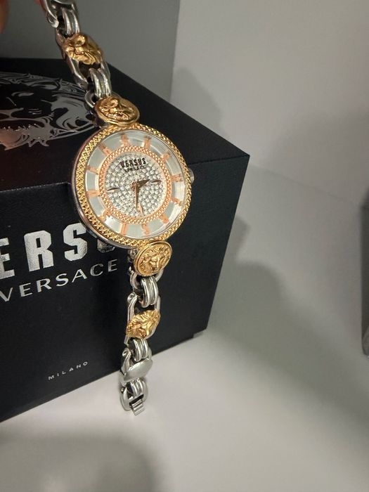 Оригинален дамски часовник Versace