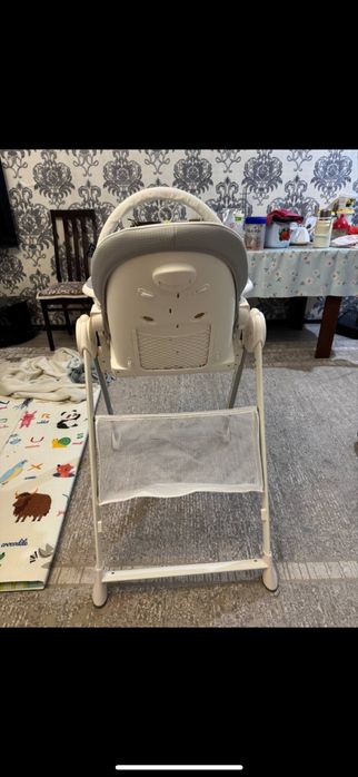 Стульчик для кормления и шезлонг