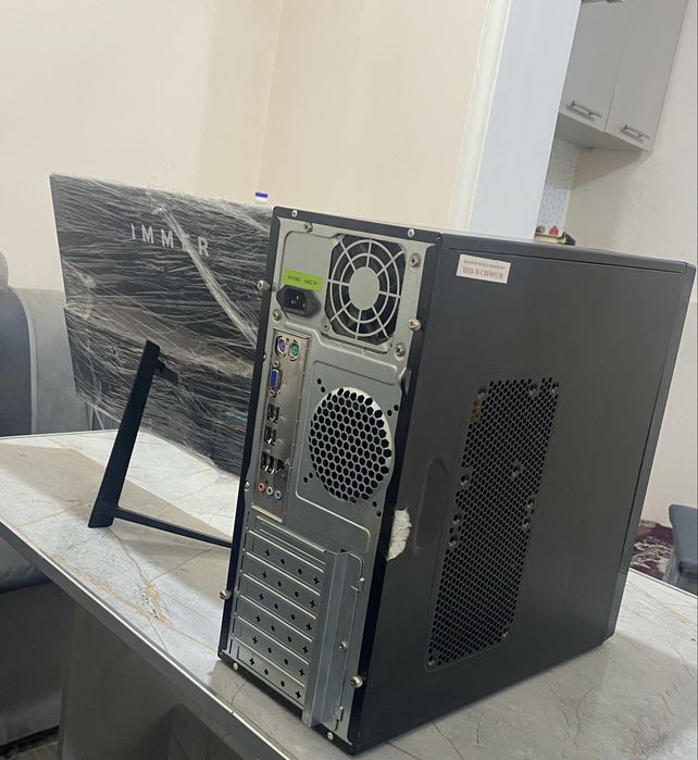 immer manitor 24dyum 75Hz, pratsesor 128Gb Ram4 DDR3