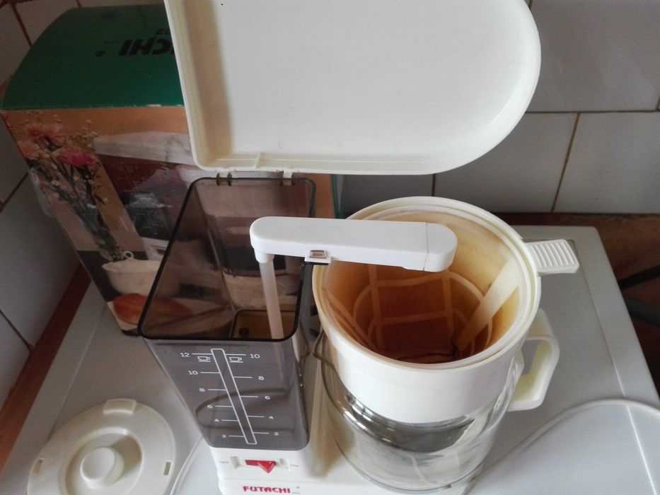 Японска кафемашина ,голяма мелница за кафе и медна кана.