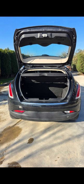 Vând Lancia Delta 2011