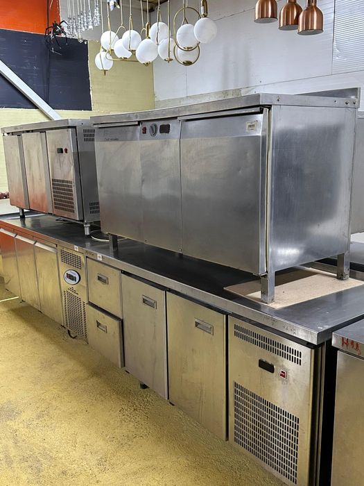 Холодильник,стол холодильник, оборудование