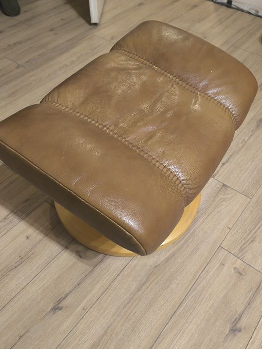 Оригинална табуретка Ekornes Stressless – естествена кожа и масив + Фотьойл / Кресло ИКЕА ПОАНГ (IKEA POÄNG)