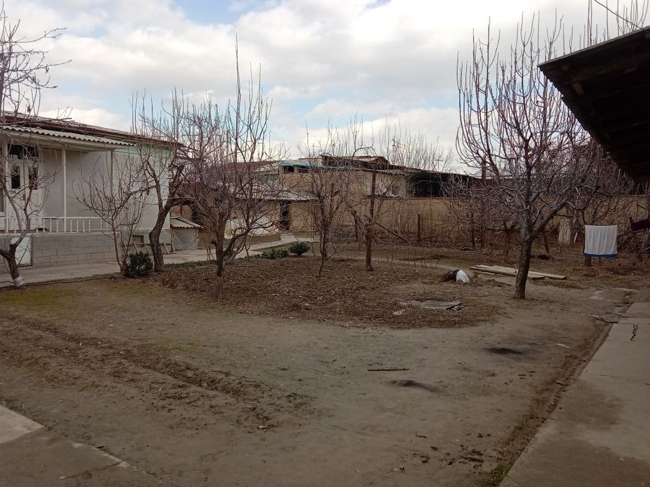 Uy sotiladi yer xisobida 4-5sotix