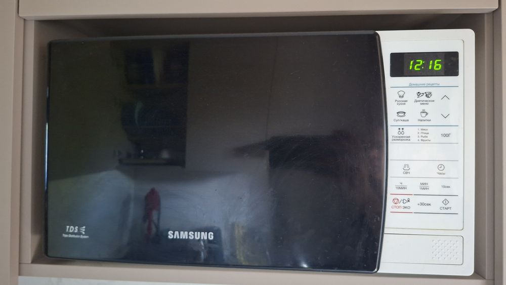 Продам микроволновую печь Samsung. Полностью рабочая.