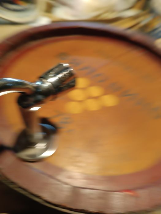 Буре за вино с кран