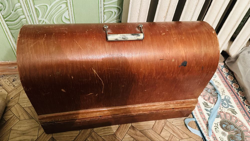 Продам швейную машинку