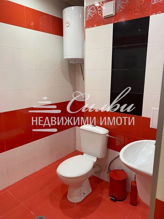 Дава се под наем Тристаен апартамент в Шумен, Център - 70 кв.м за 357 € - Снимка #9