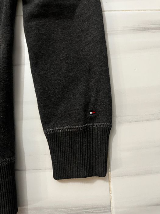 Tommy Hilfiger- дамско суичър