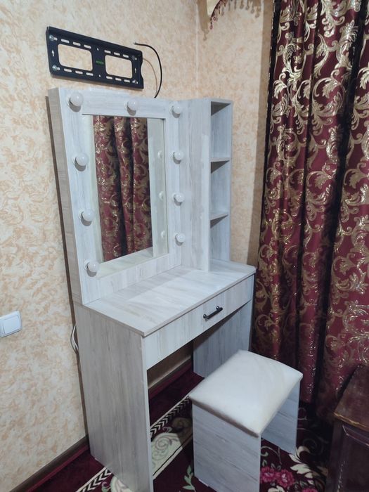 Тримо, туалетная столы,