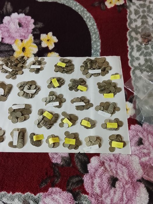 Продам монеты разные