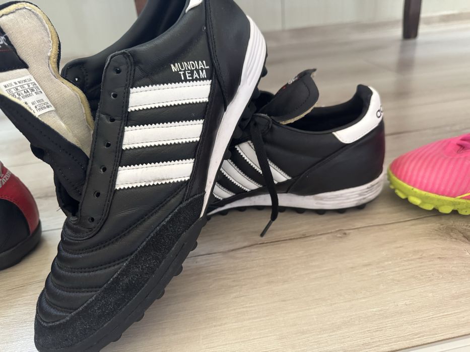 Бутонки,стоножки за футбол!