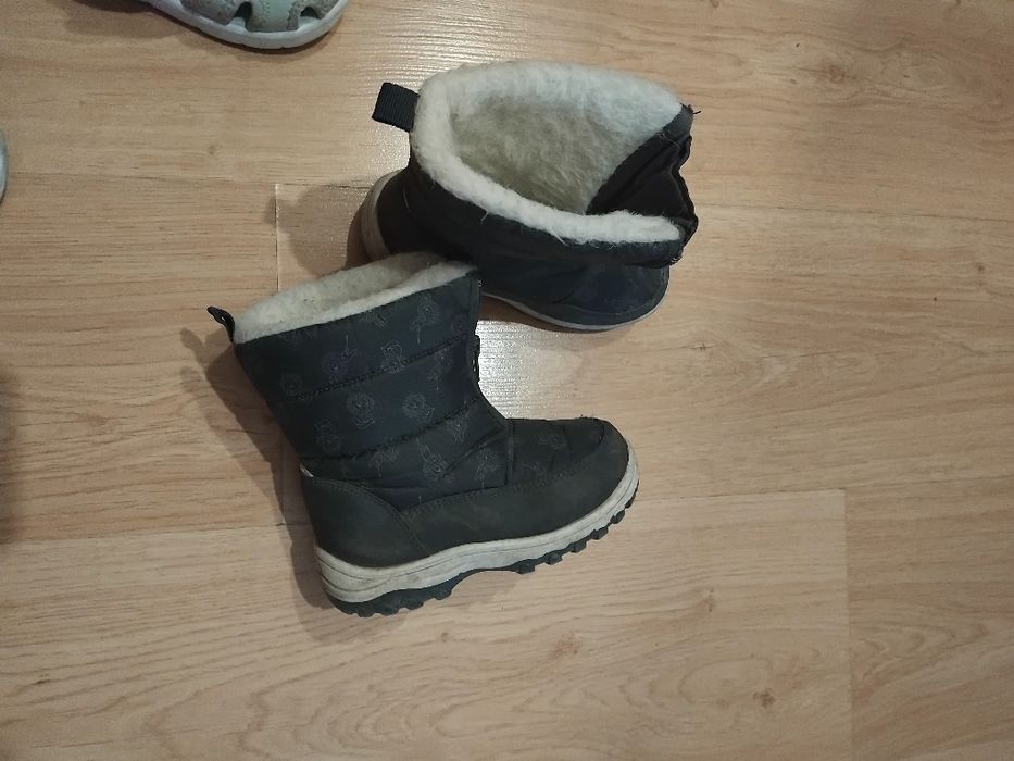 Продам детскую обувь