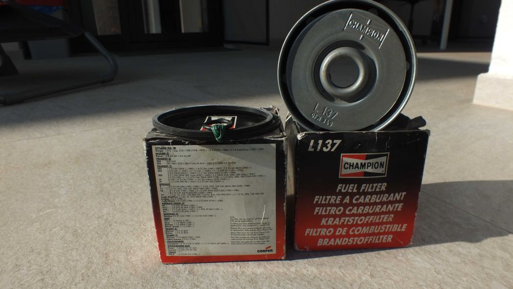 Filtru combustibil Champion L137 pentru ARO 240, Audi 80, Ford Transit