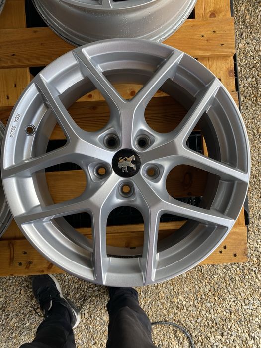 17 цола 5 х 108 мм Пежо  Peugeot 308 , 3008 , 4008 , Форд  Ситроен