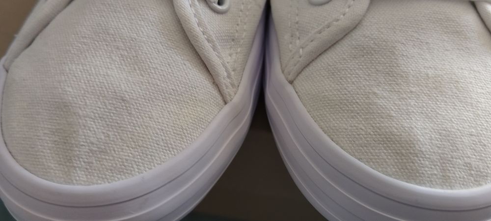 Дамски спортни обувки lacoste