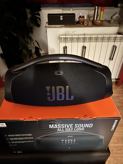 J B L  Boombox 3