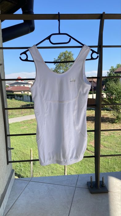 Top sport elastan, mărimea S. Nou