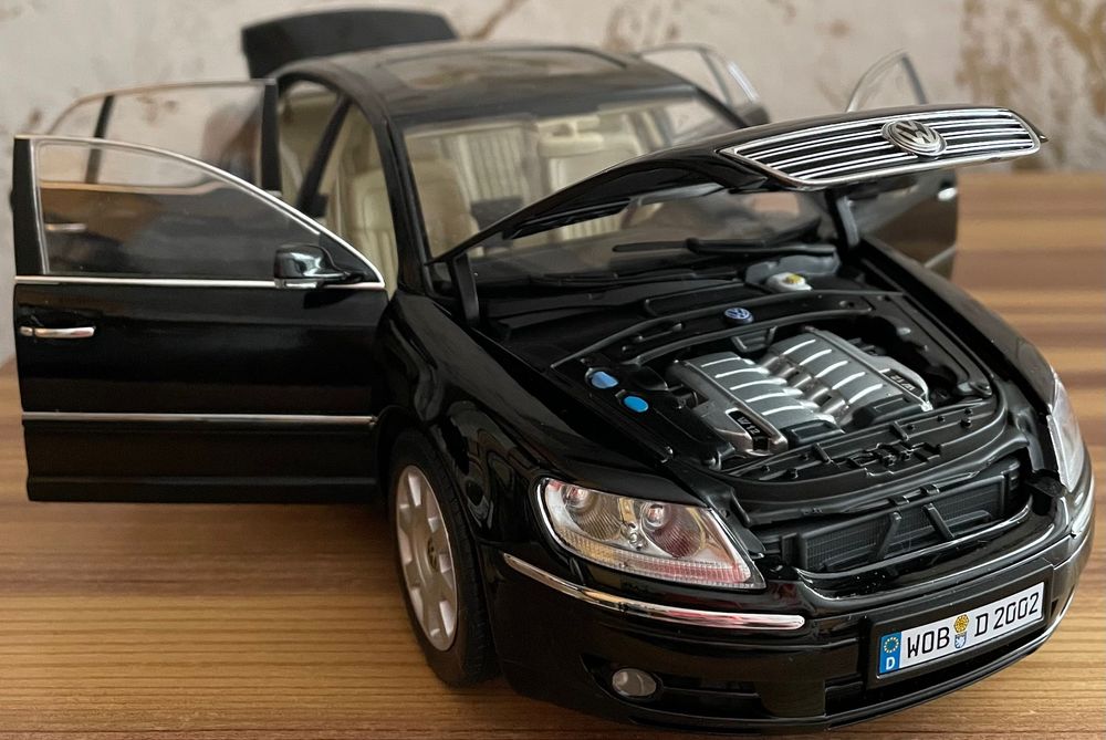 VW Phaeton, Autoart, Maщаб 1:18