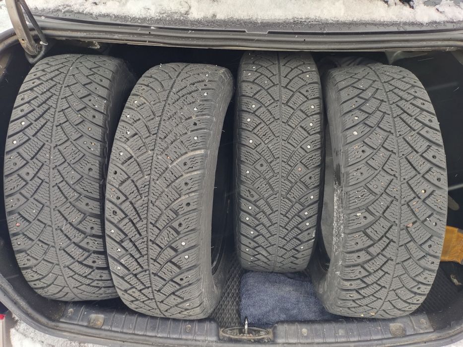 Продам Зимнюю резину