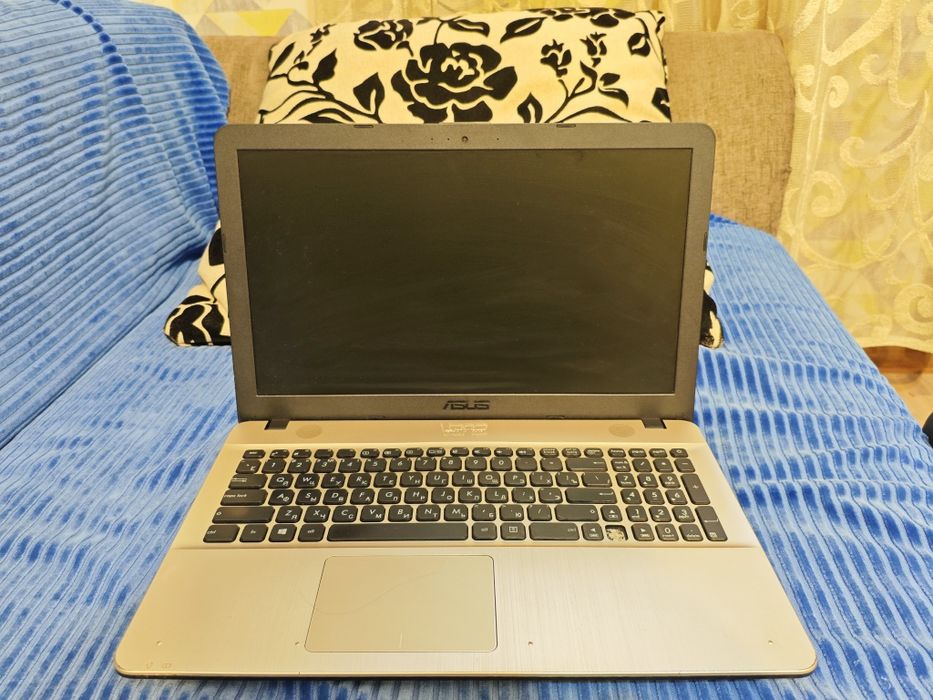 X541U АSUS i3-core Windows 10
