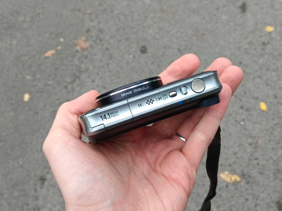 Цифовой фотоаппарат Canon