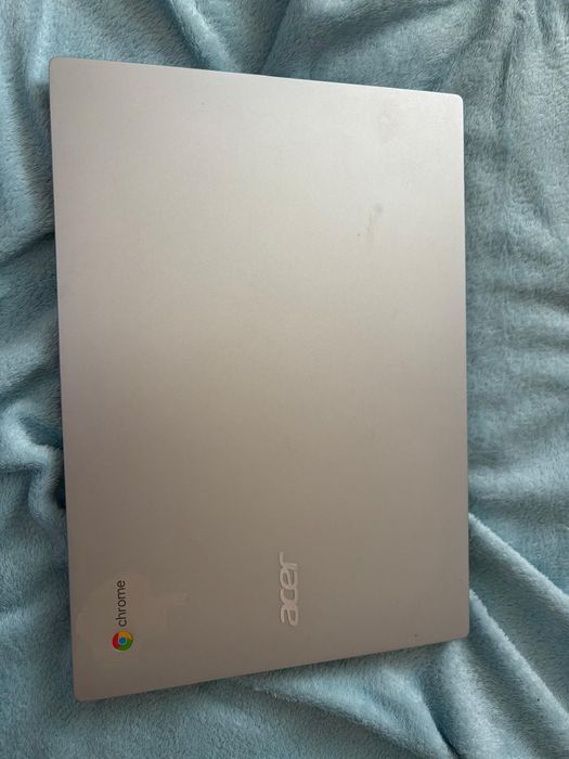 Vând laptop accer