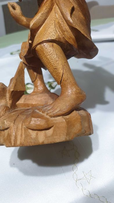 Статуетка сандалово дърво