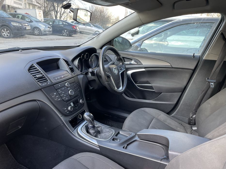 Opel Insignia  1.8