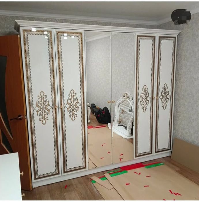 Спальный гарнитур